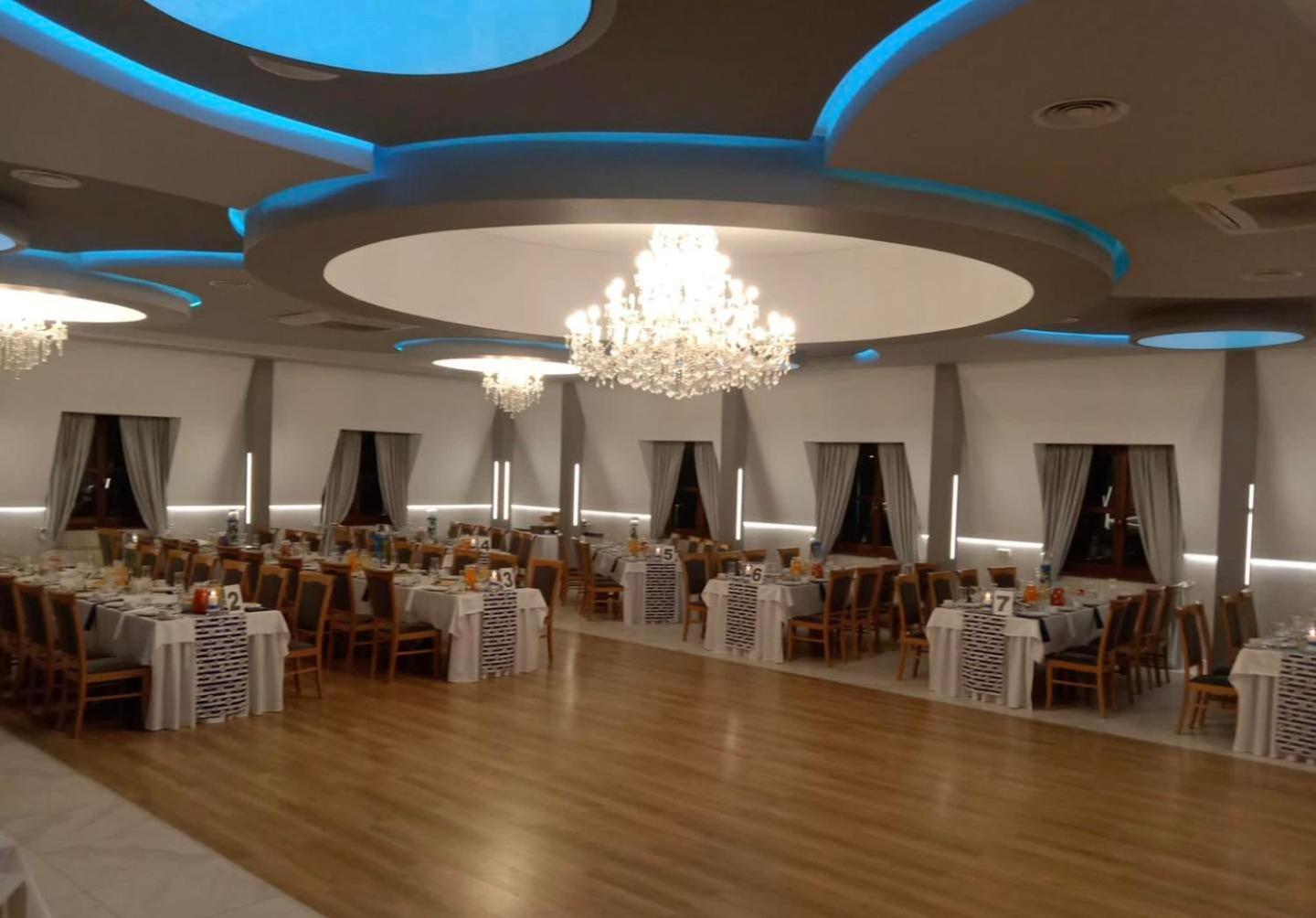 Hotel I Restauracja Borowianka Ostrów Wielkopolski Εξωτερικό φωτογραφία
