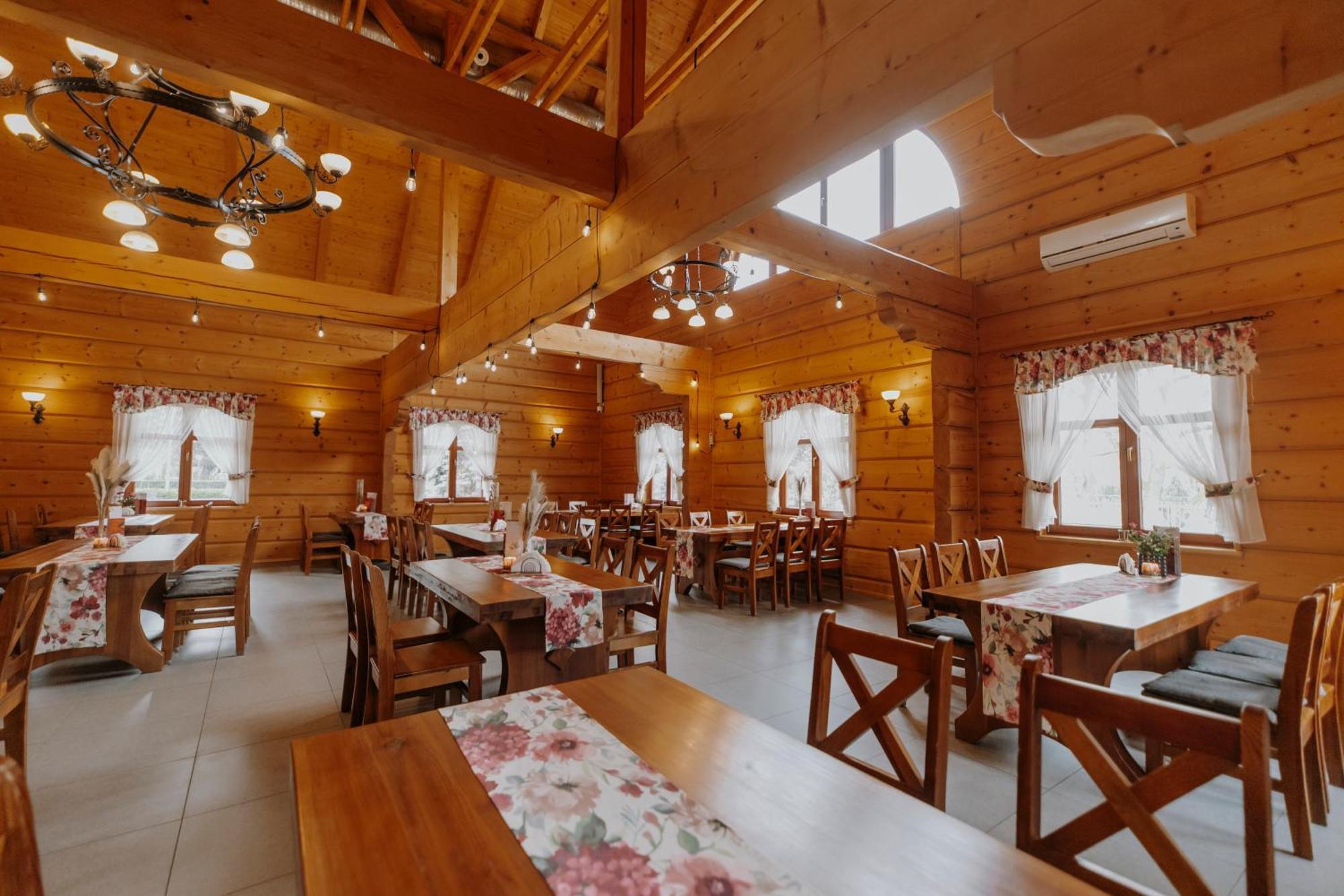 Hotel I Restauracja Borowianka Ostrów Wielkopolski Εξωτερικό φωτογραφία