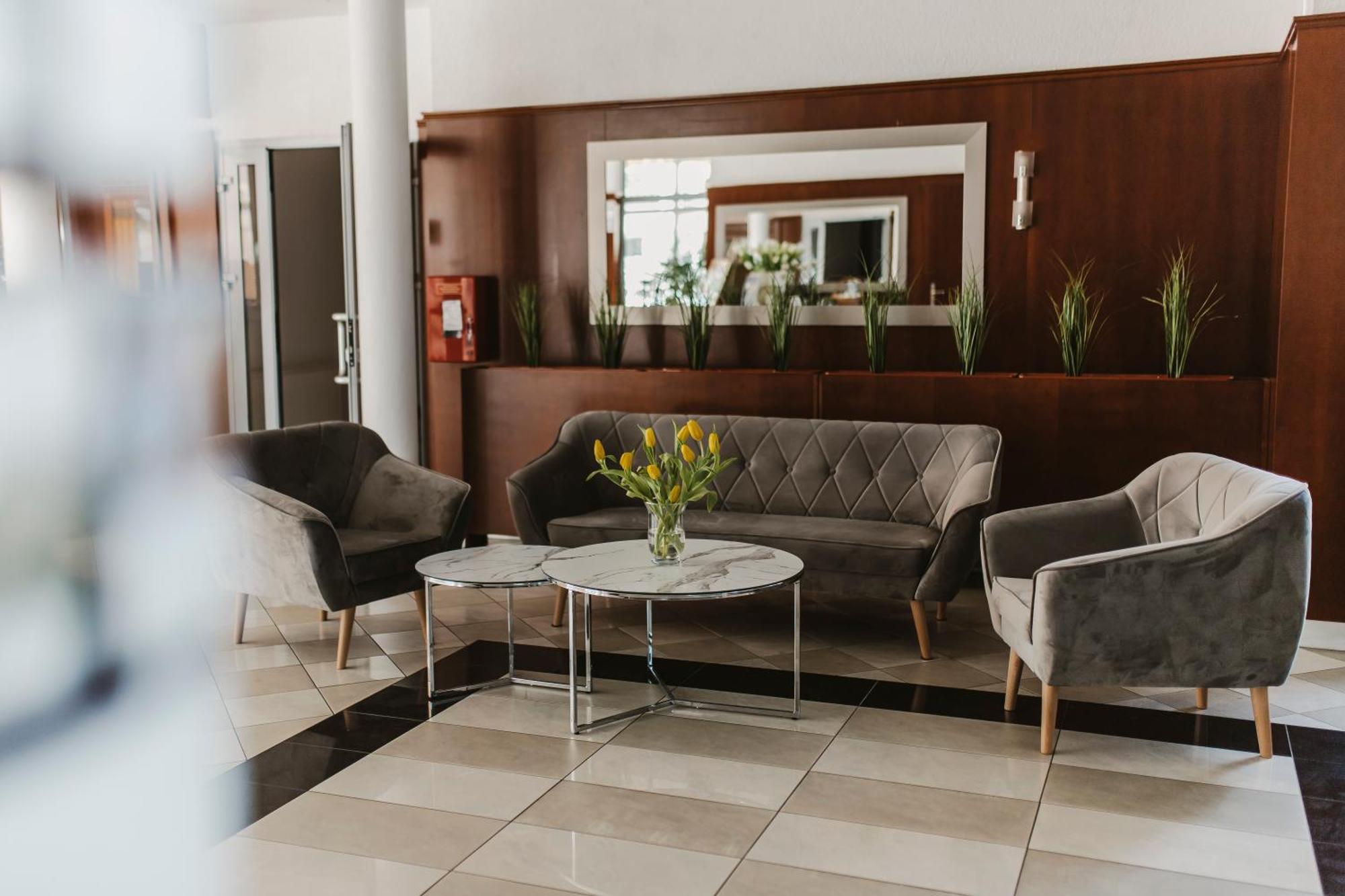 Hotel I Restauracja Borowianka Ostrów Wielkopolski Εξωτερικό φωτογραφία