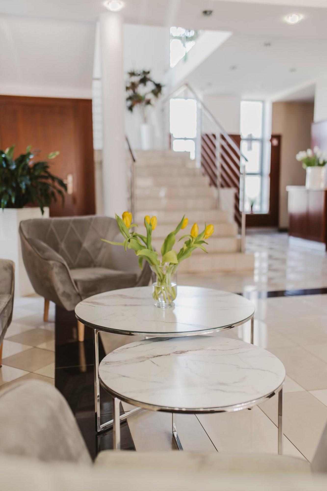 Hotel I Restauracja Borowianka Ostrów Wielkopolski Εξωτερικό φωτογραφία