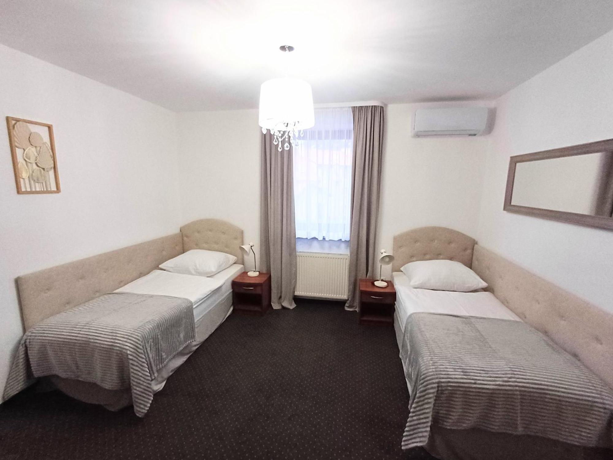 Hotel I Restauracja Borowianka Ostrów Wielkopolski Εξωτερικό φωτογραφία