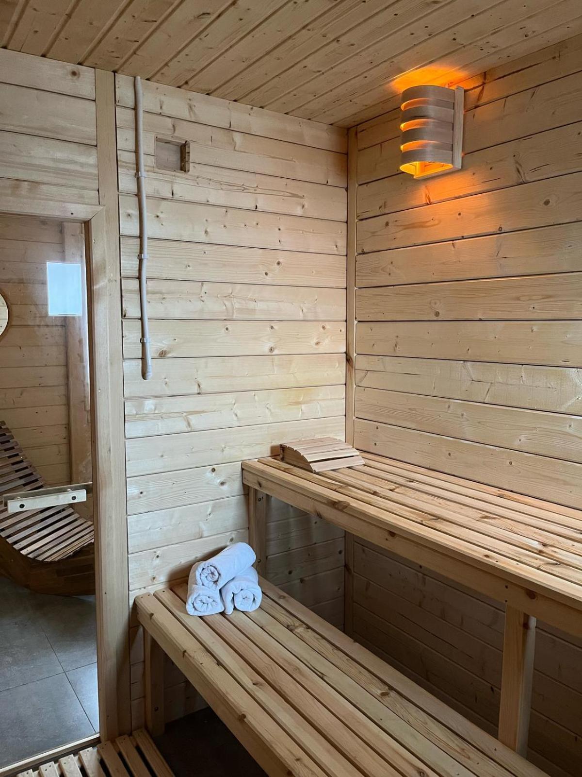 Hotel I Restauracja Borowianka Ostrów Wielkopolski Εξωτερικό φωτογραφία