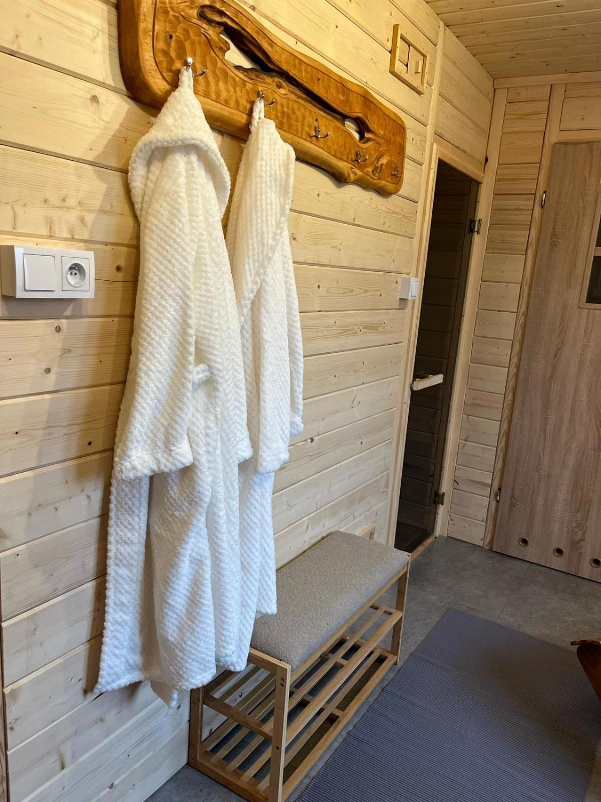 Hotel I Restauracja Borowianka Ostrów Wielkopolski Εξωτερικό φωτογραφία