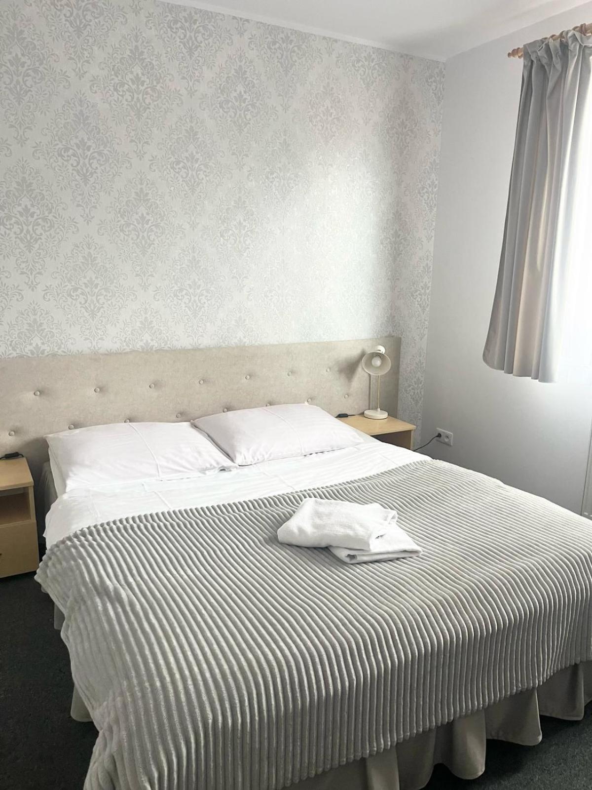 Hotel I Restauracja Borowianka Ostrów Wielkopolski Εξωτερικό φωτογραφία