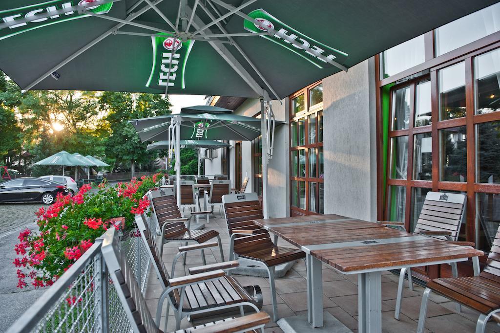 Hotel I Restauracja Borowianka Ostrów Wielkopolski Εξωτερικό φωτογραφία